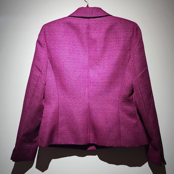 π Chic & Elegant Pink Blazer by Le Suit! π - Picture 2 of 2